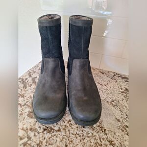 Ugg black leather boots size 9 US
